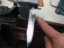 鍛造ナイフ磨き
